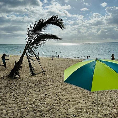 Modern Flat In Flic En Flac-Walk To The Beach Bagian luar foto
