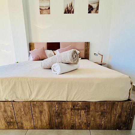 Modern Flat In Flic En Flac-Walk To The Beach Bagian luar foto